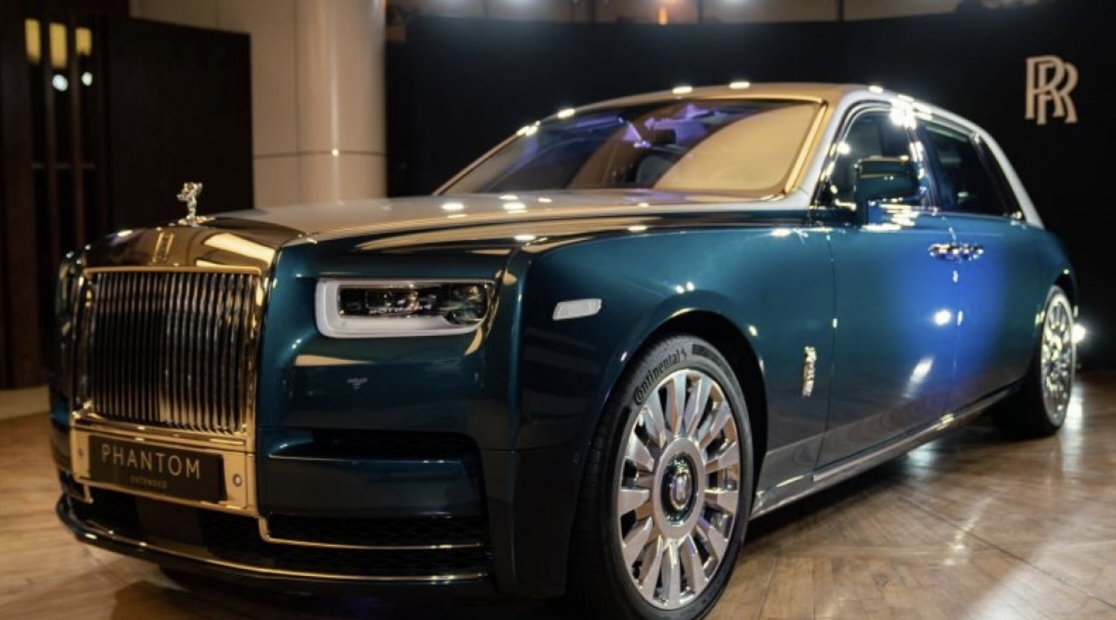 Intip Spesifikasi Rolls Royce Phantom Pabrikan Otomotif Inggris Liris Mobil Baru dengan Fitur Canggih Otomatis