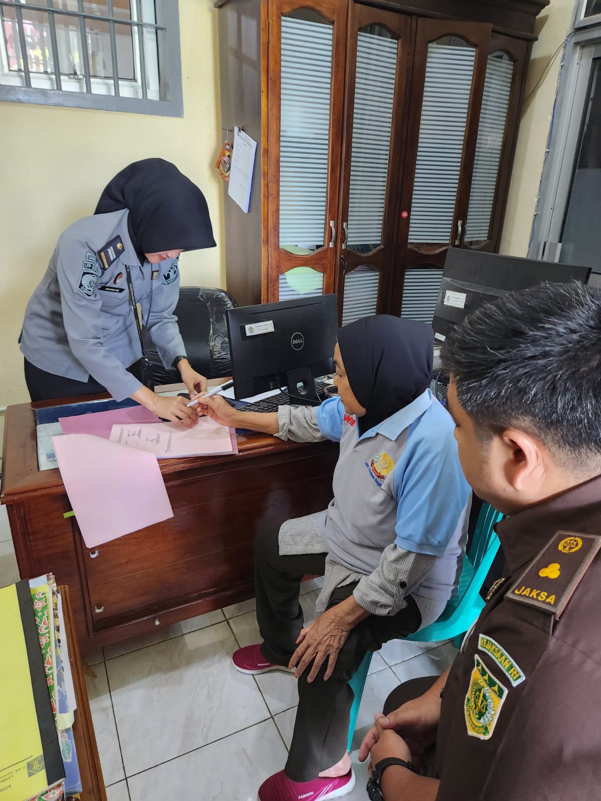  Tahanan Polresta Bengkulu, Jaksa Seluma Eksekusi Upik Bidin, Mantan Anggota DPRD Provinsi  Dapil Seluma