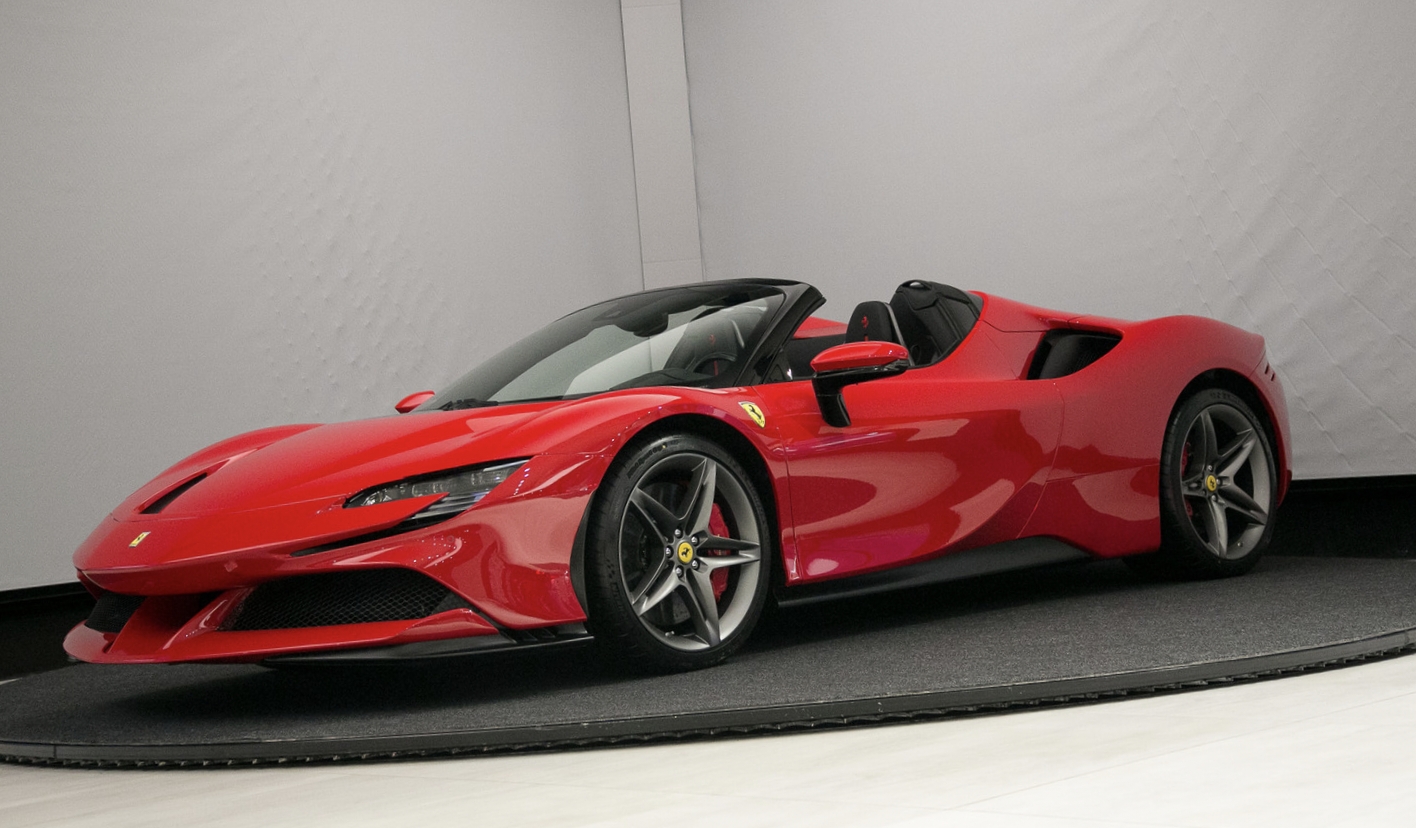 Ferrari Sport Lagenda Pertama Produsen Otomotif Terkenal di Dunia Fitur Canggih, Unggul dan Istimewa