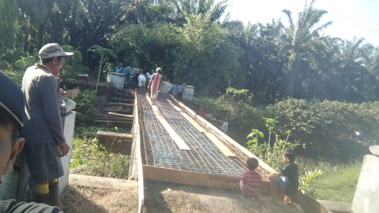  Jembatan Evakuasi Terbengkalai, Warga Sukasari Bangun Lagi dengan Swadaya