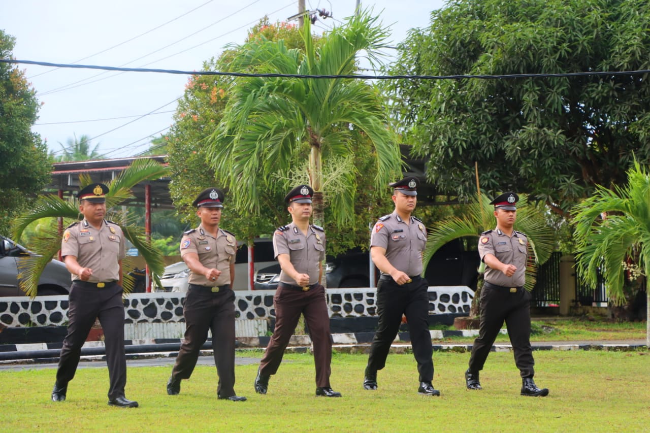 selamat, 22 Anggota Polres Seluma Naik Pangkat   