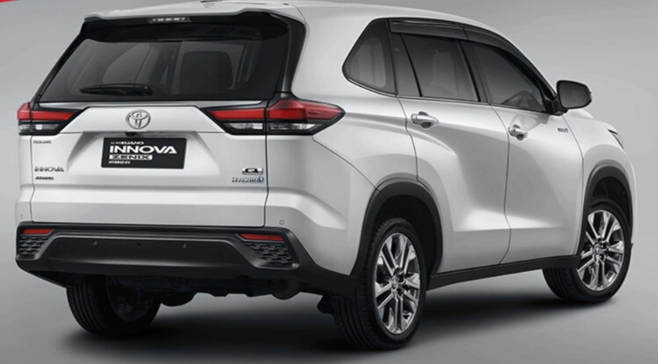 Toyota Innova Zenix, Lebih Bongsor Ketimbang Kijang Innova Reborn Simak!