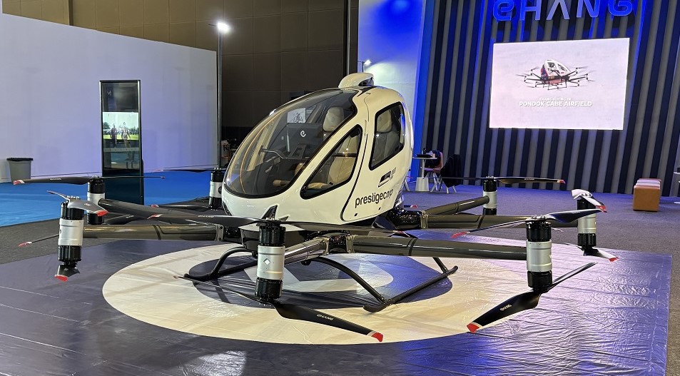 Wow! Ada Mobil Terbang yang Mejeng di PEVS 2025, Mau Coba?