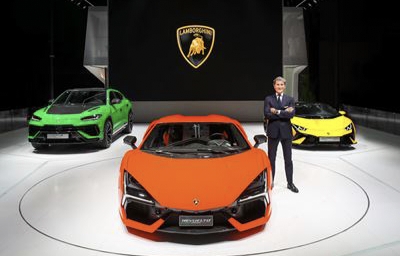 Lamborghini Revuelto Mobil Sport Menghadirkan Gabungan Teknologi Canggih dan Desain Mewah Mesin V12 Turbo