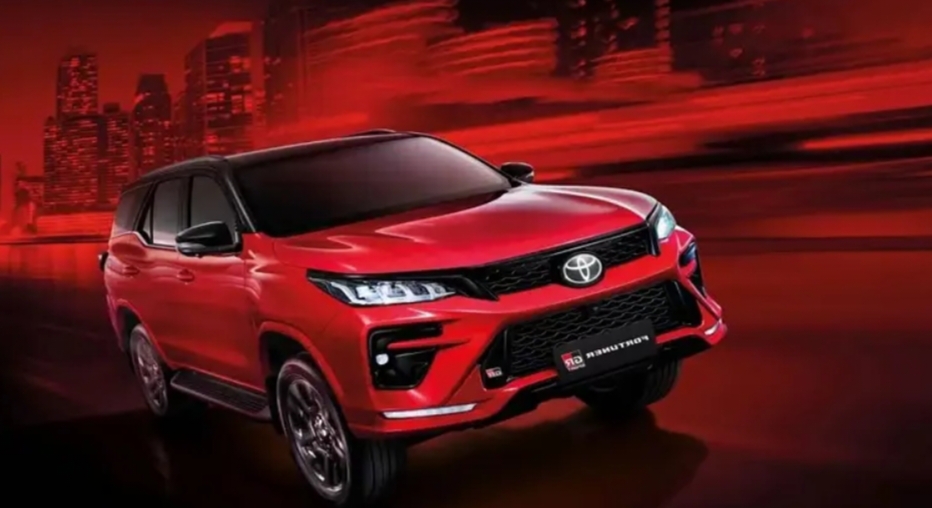 Toyota Fortuner GR Sport 2024 Melaju Kencang Bersama Fitur Canggihnya!