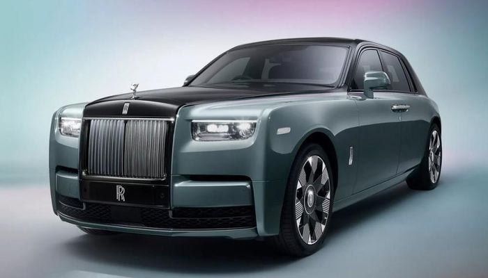 Mobil Super dan Eksklusivitas Rolls-Royce Phantom Karya Seni Kombinasi Mewah untuk Pengusaha Sukses