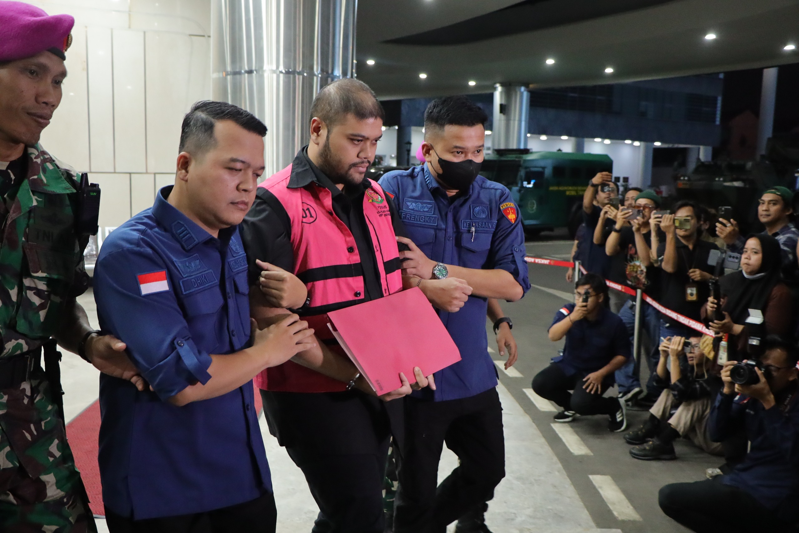 Kejagung Tahan Tersangka GHS dalam Kasus Dugaan Korupsi Program Makan Bergizi Gratis