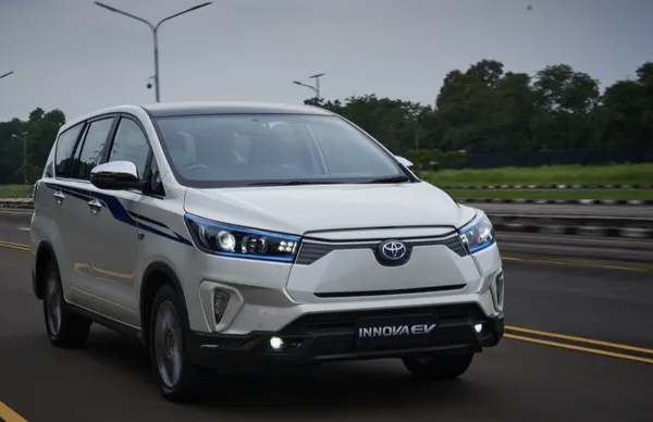 Terungkap Spesifikasi Toyota Kijang Innova EV Concept Terungkap, Sanggup Melaju Sejauh 260 KM! 