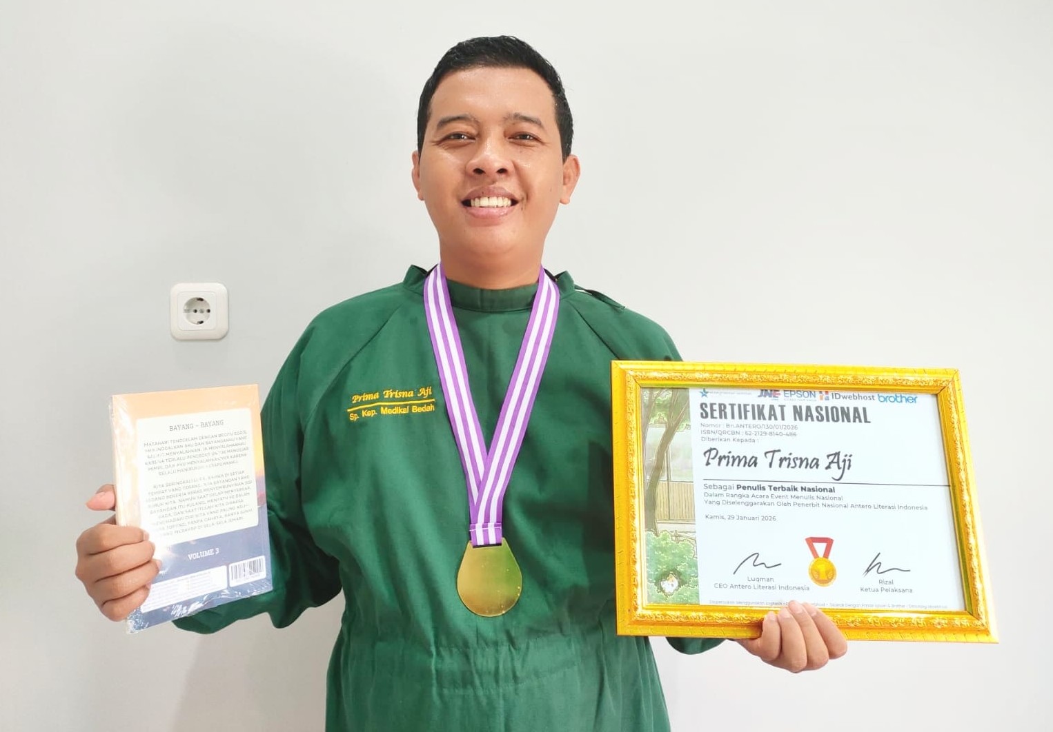 Dosen  Bedah UNIMUS Semarang Juara Nasional Berkat Tulisan  “Stres, Kopi, Begadang”