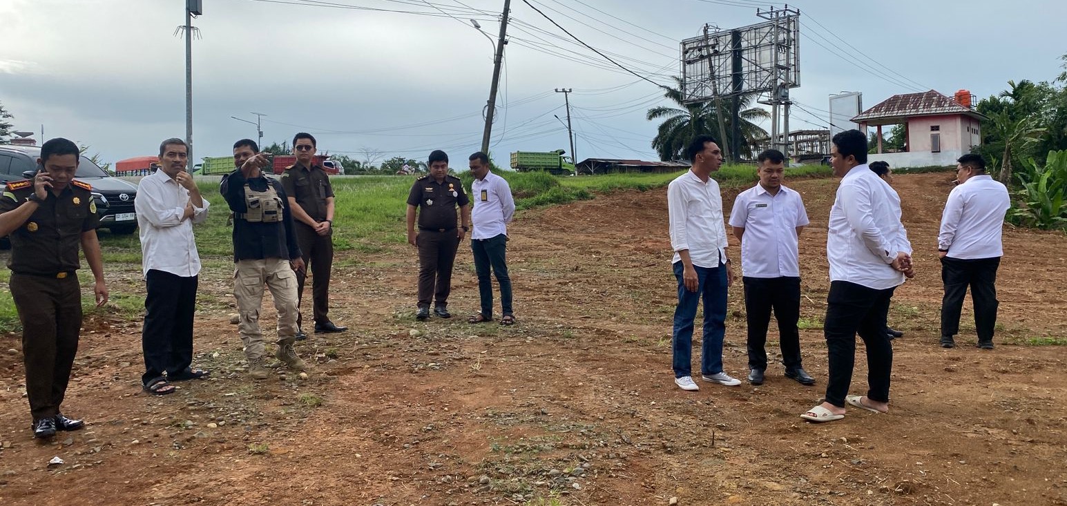 Kajari Bersama BPN Cek Lokasi Lahan di Simpang Enam, Kantor Kejari Baru Segera Dibangun