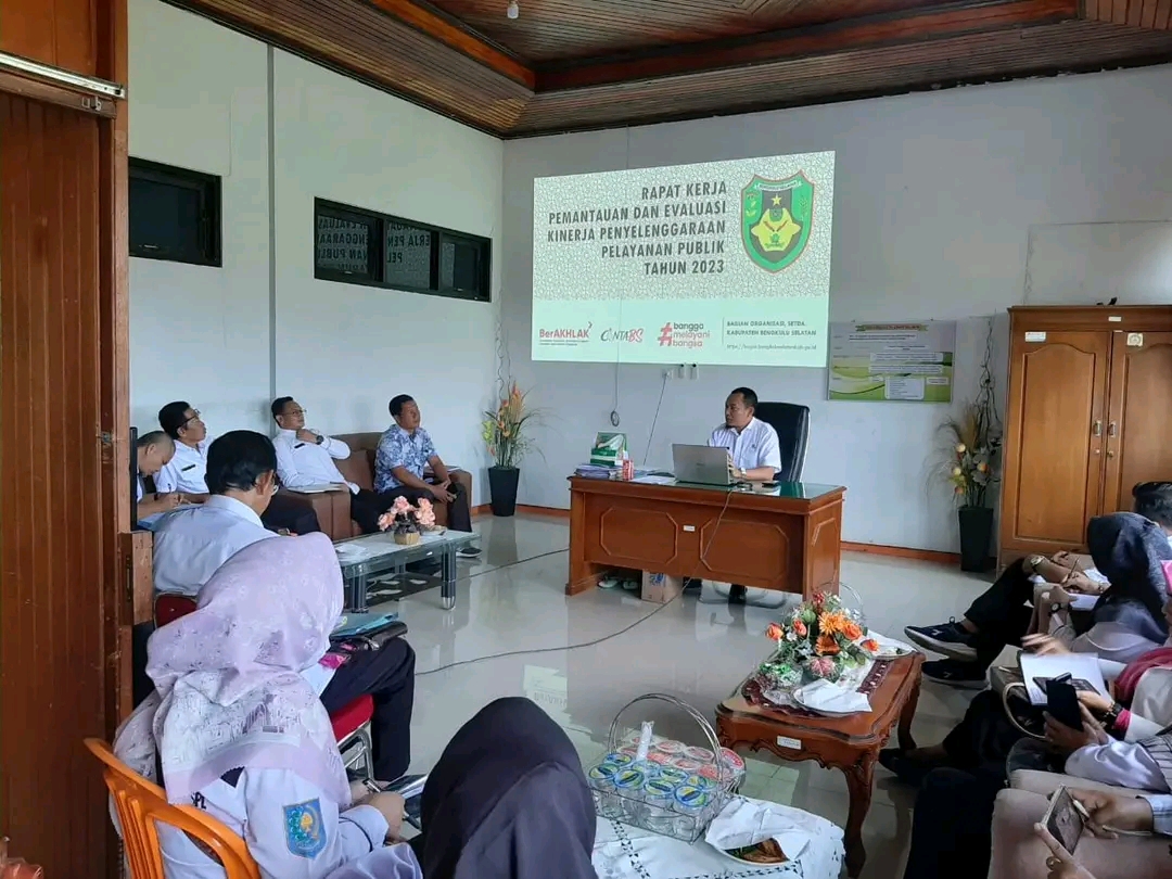   Evaluasi Kinerja Penyelenggaraan Pelayanan Publik  di Kota Manna (Bengkulu Selatan) 