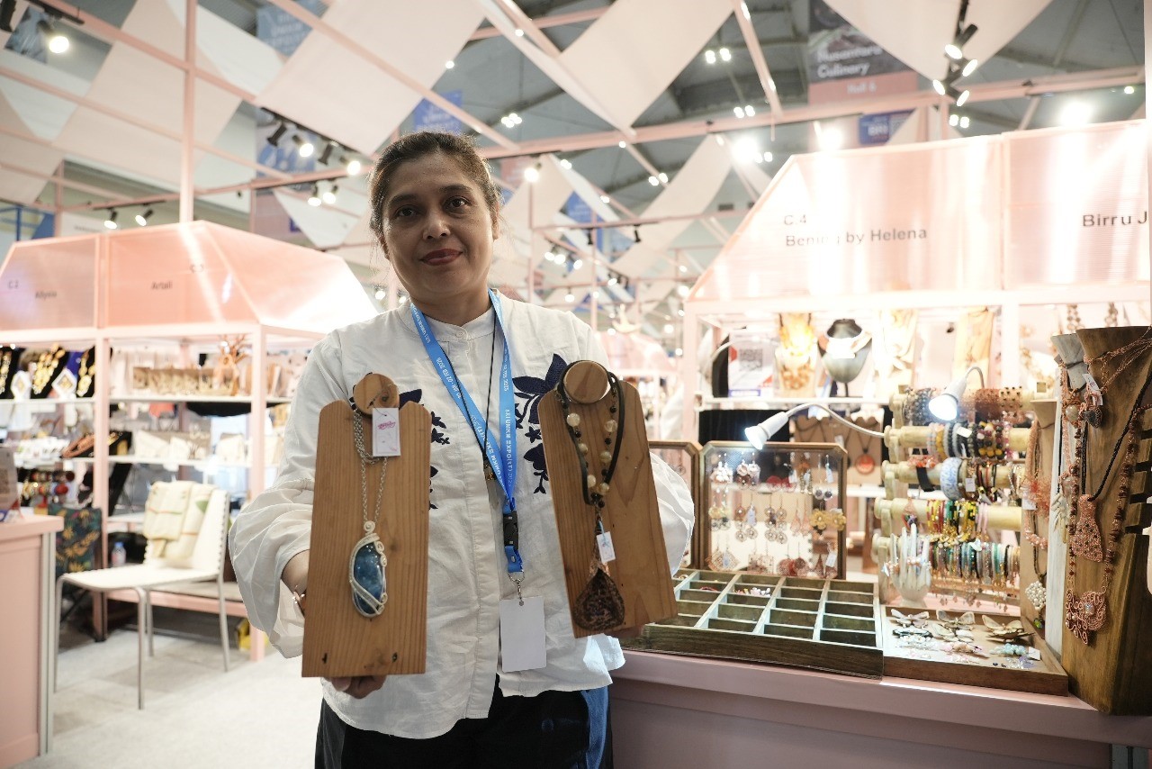 Dukungan BRI Antar Usaha Lokal Perhiasan Batu Alam Jangkau Pasar Internasional