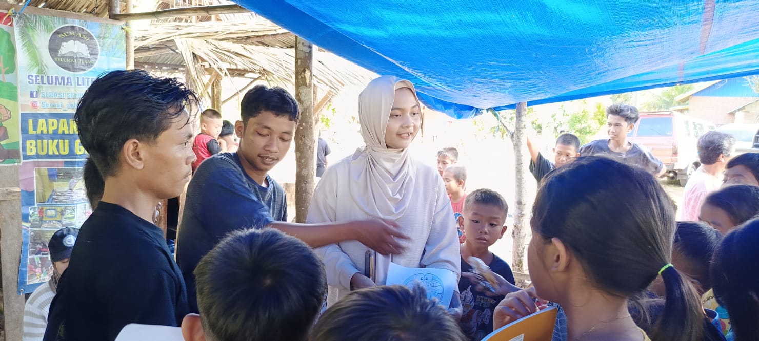 Penggiat Literasi Gelar Lapak Baca di Wisata Air Kungkai di Desa Arang Sapat