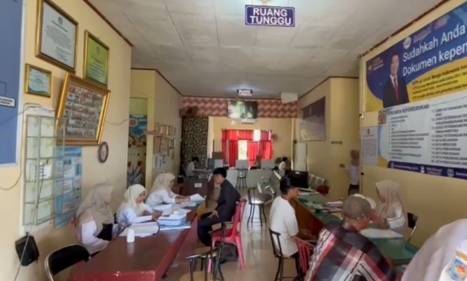 Pelayanan Dukcapil Seluma Sedang Terganggu, Warga  Tak Bisa Urus Dokumen