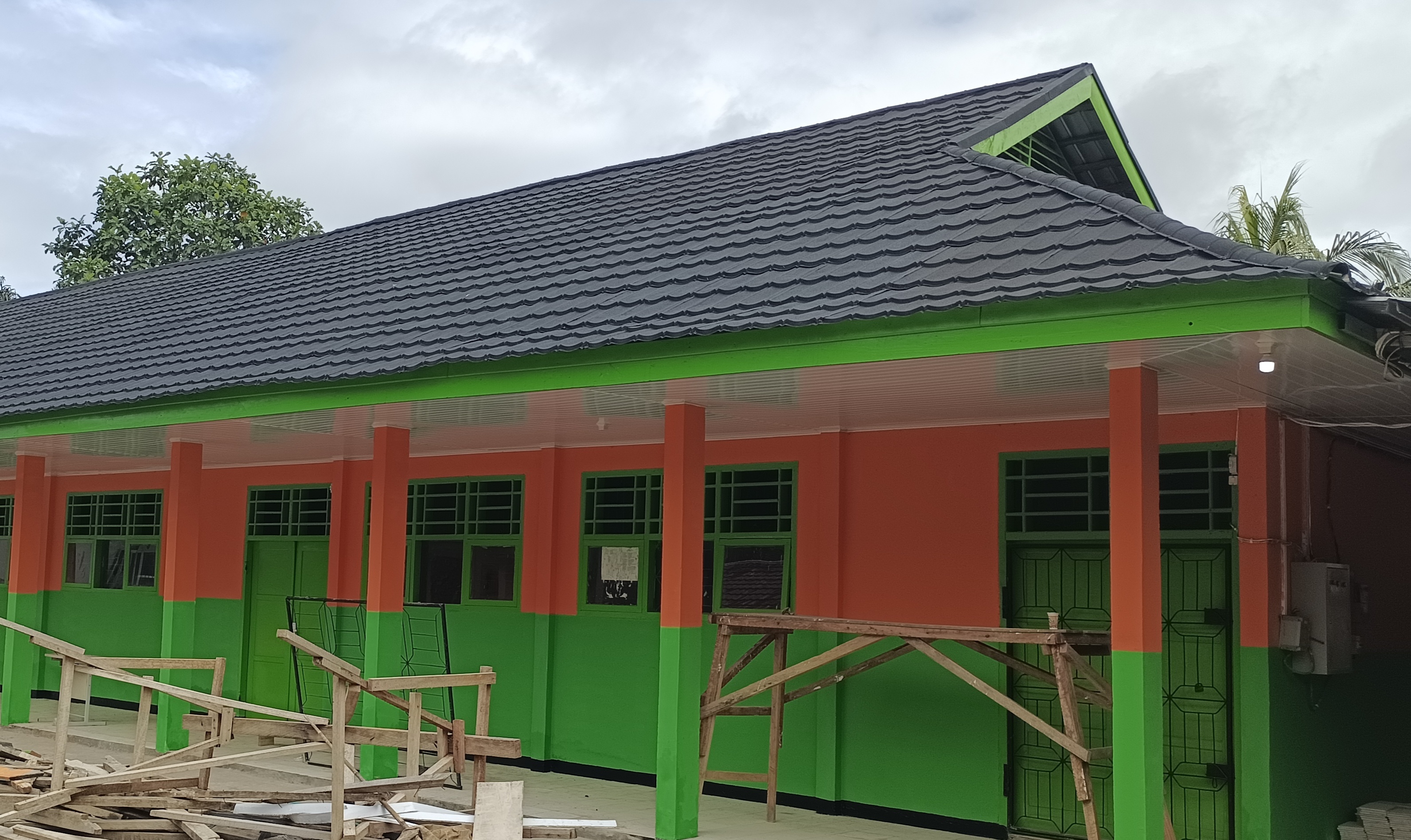 Revitalisasi SMK Negeri 2 Seluma Anggaran APBN 2025 Pekerjaan Capai 75 Persen 