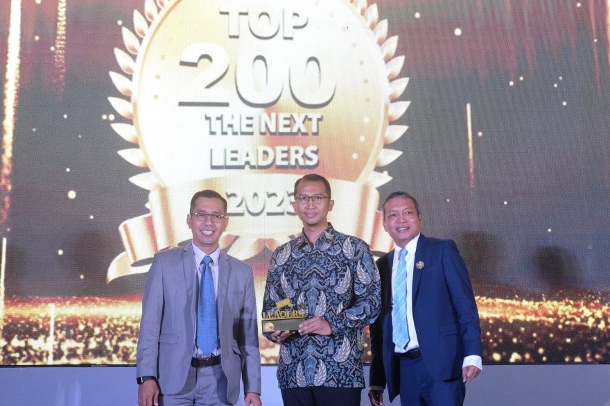  Dua Direktur FIFGROUP Raih Dua Penghargaan di Top 100 CEO 2023