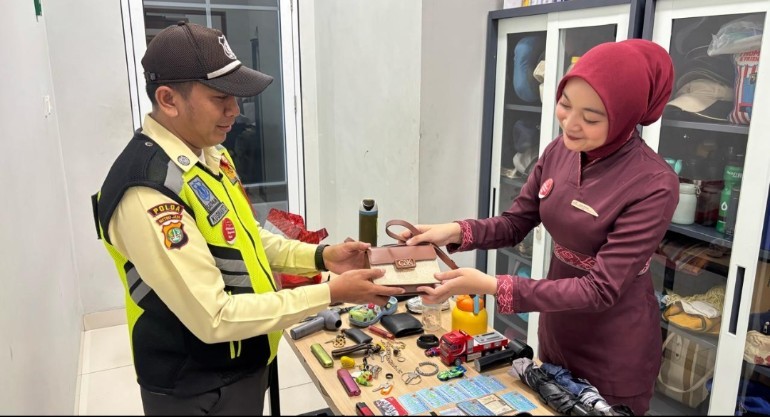 Ratusan Barang Tertinggal Selama  Libur Akhir Tahun, KCIC Ingatkan Penumpang Jaga Barang Bawaan