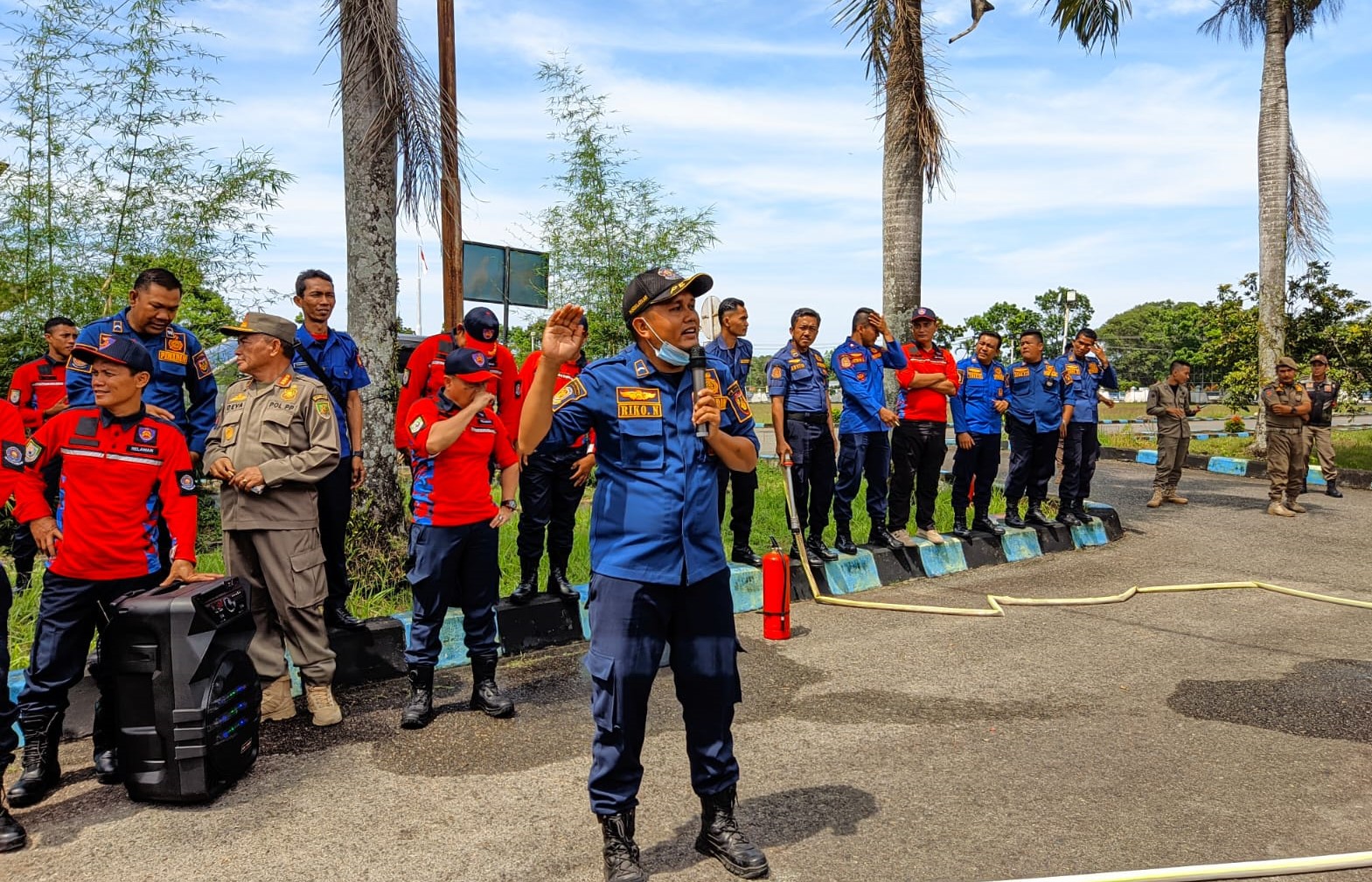 Warga Diminta Tidak Perlu Takut Panggil Damkar, Termasuk Jika Ada Sapi Masuk Sumur