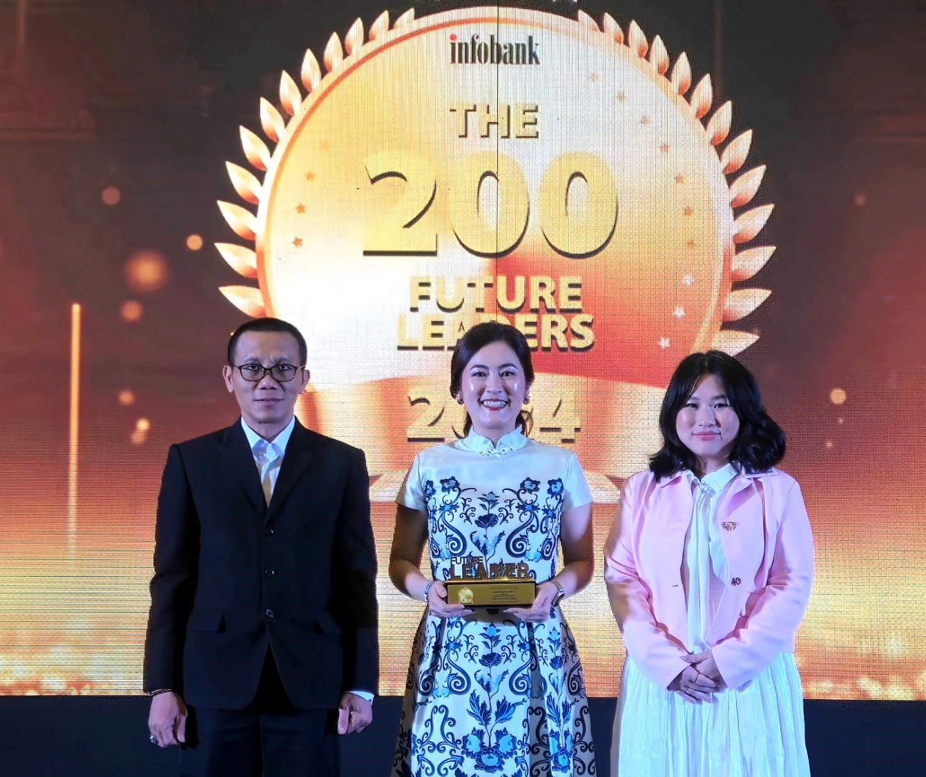  FIFGROUP Masuk di Ajang Top 100 CEO dan   The 200 Future Leaders 2024