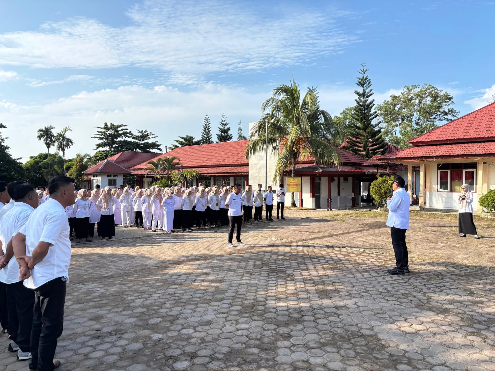 Sekda Seluma Tekankan Pelayanan Prima Terhadap Pegawai RSUD Tais