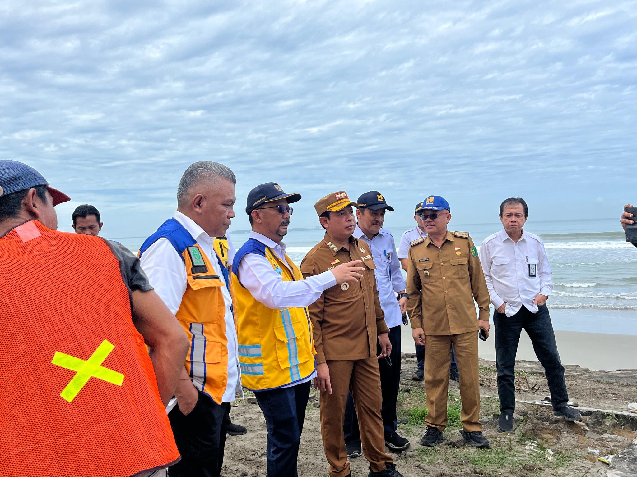 Walikota Bengkulu Dedy Wahyudi Tinjau Pembangunan Joging Track 