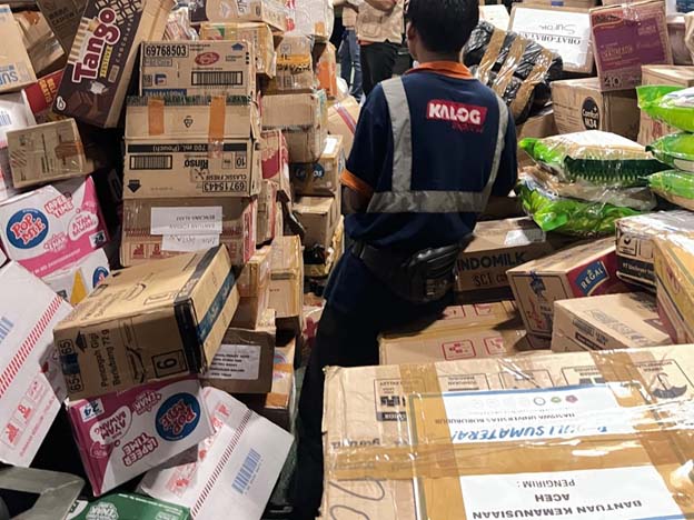 KAI Logistik Distribusikan 3 Ton Bantuan Kemanusiaan ke Wilayah Terdampak Bencana Sumatra