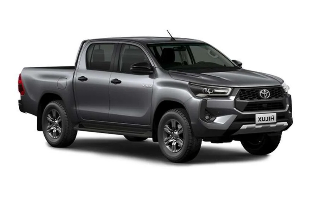 Toyota New HILUX Double Cabin E DSL 4x4 2.4 Mobil Bengkulu dengan Desain Canggih dan Mewah