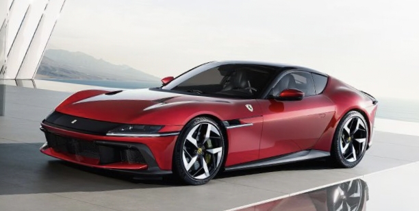 Ferrari 12Cilindri Mobil upert Sport  Kelas Dunia Desain Istimewa Kombinasi Fitur Teknologi Canggih Otomatis