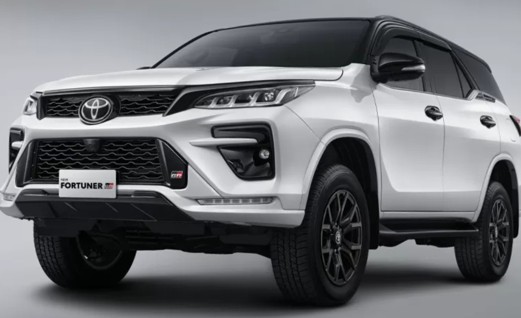 Toyota Fortuner Diesel 4x4 GR Sport Terbaru Mobil SUV Mewah Desain yang Memukau dan Memikat