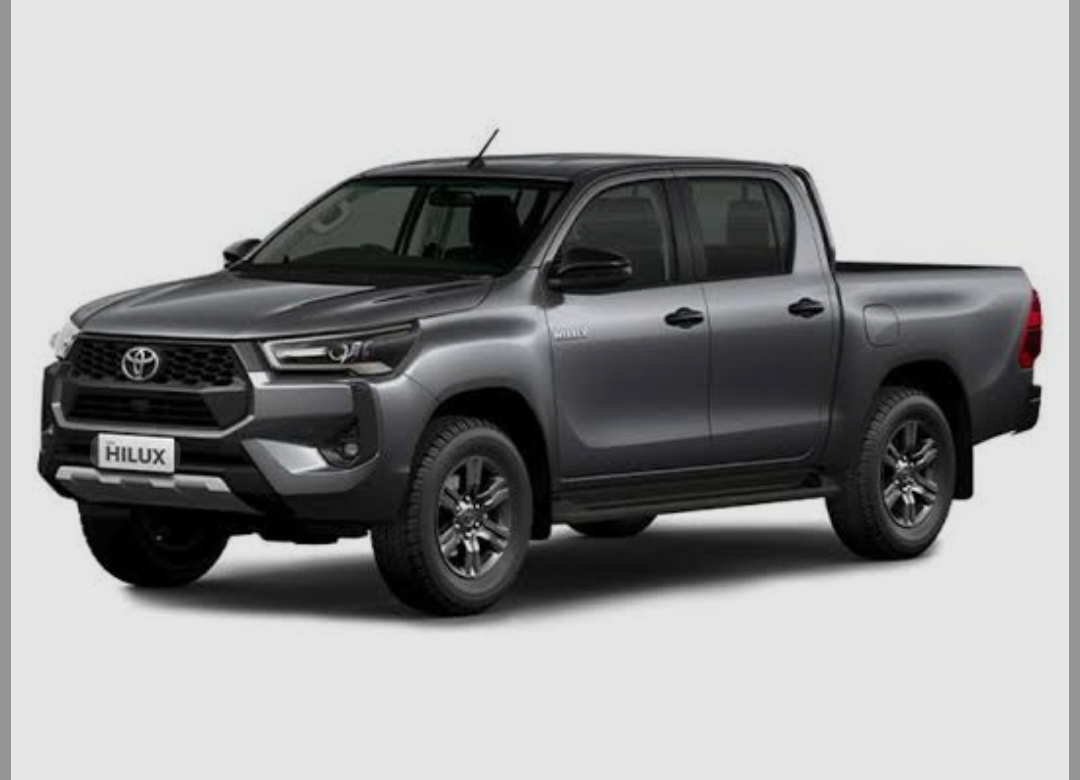 Toyota Hilux Mobil Double Cabin dengan Desain Mewah dan Teknologi Canggih Nyaman Perjalan Jauh