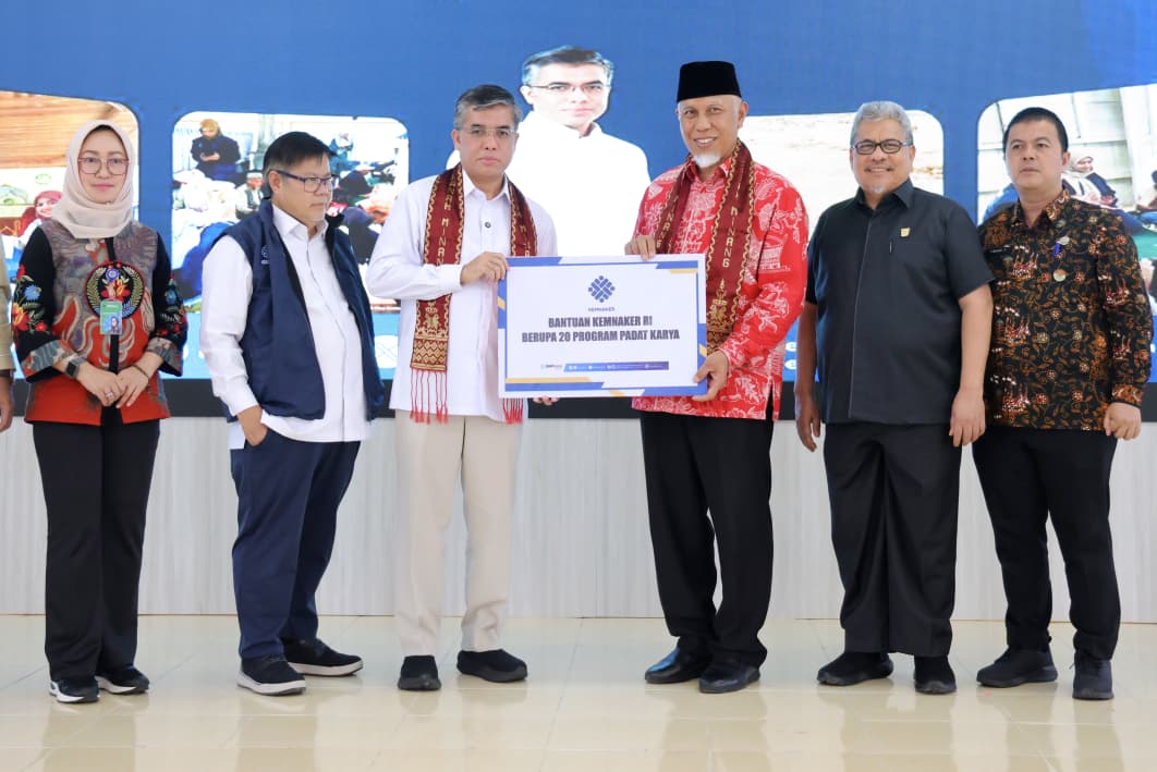 Kemnaker Salurkan Bantuan Rp30,3 Mi liar untuk Pemulihan Ekonomi Sumbar