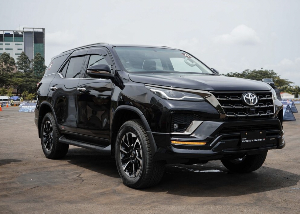 Toyota Fortuner, Terbaru DP Cuma 30 Juta Mobil Siap Bawa Pulang Ayo Buruan Sebelum Kehabisan Simak! 