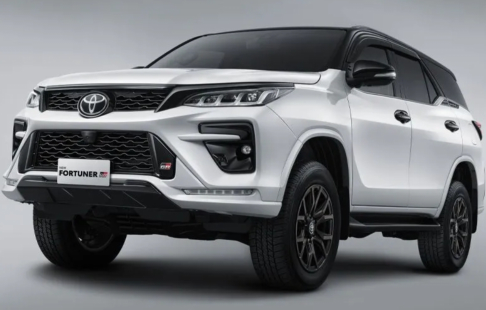 Toyota Fortuner GR Sport Facelift 2024, Desain Gagah dengan Perubahan Modern