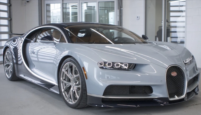 Bugatti Chiron Keajaiban Otomotif Kota Dubai yang Mewah, Teknologi Otomatis yang Canggih, dan Eksklusivitas 