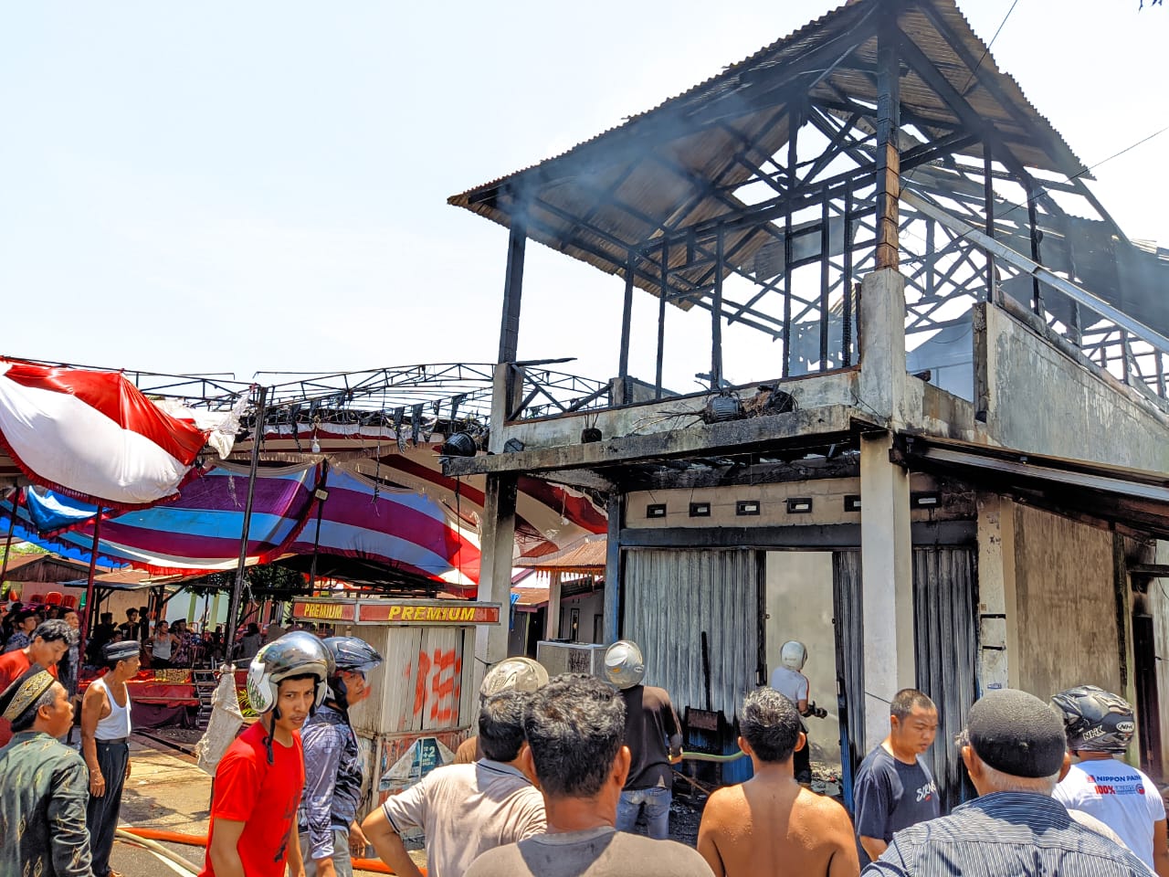 Rumah 2 Lantai di BS Hangus Terbakar, Dugaan Korseleting Listrik