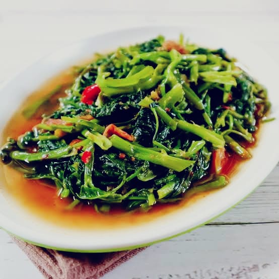 Cara Menumis Cah Kangkung, Cara Sederhana Rasanya Mewah! Makan dengan Nasi Hangat Jadi Mantap