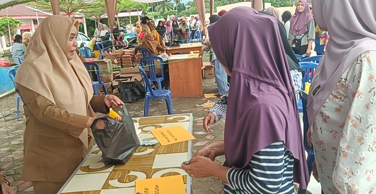  Hitungan Sejam, Bazar Murah Disperindagkop Seluma Ludes Diserbu Warga