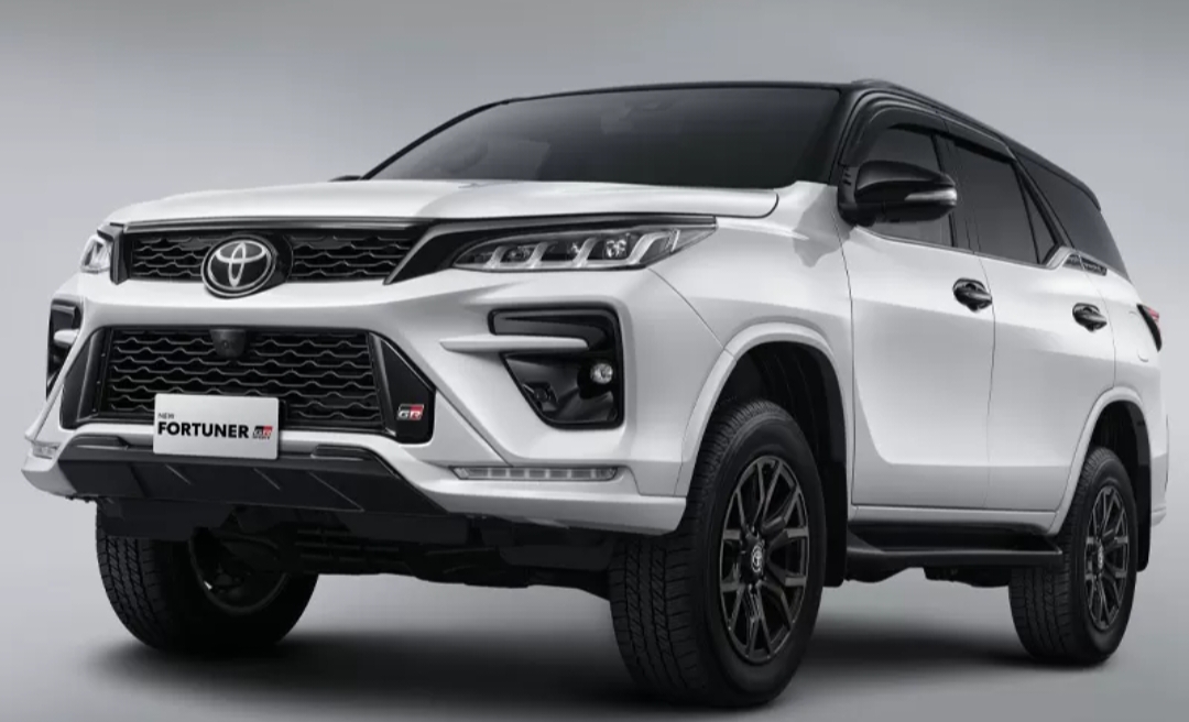 Toyota Resmi Luncurkan Fortuner GR Sport Facelift 2024, Desain Gagah Memikat Apa Saja Perubahannya?