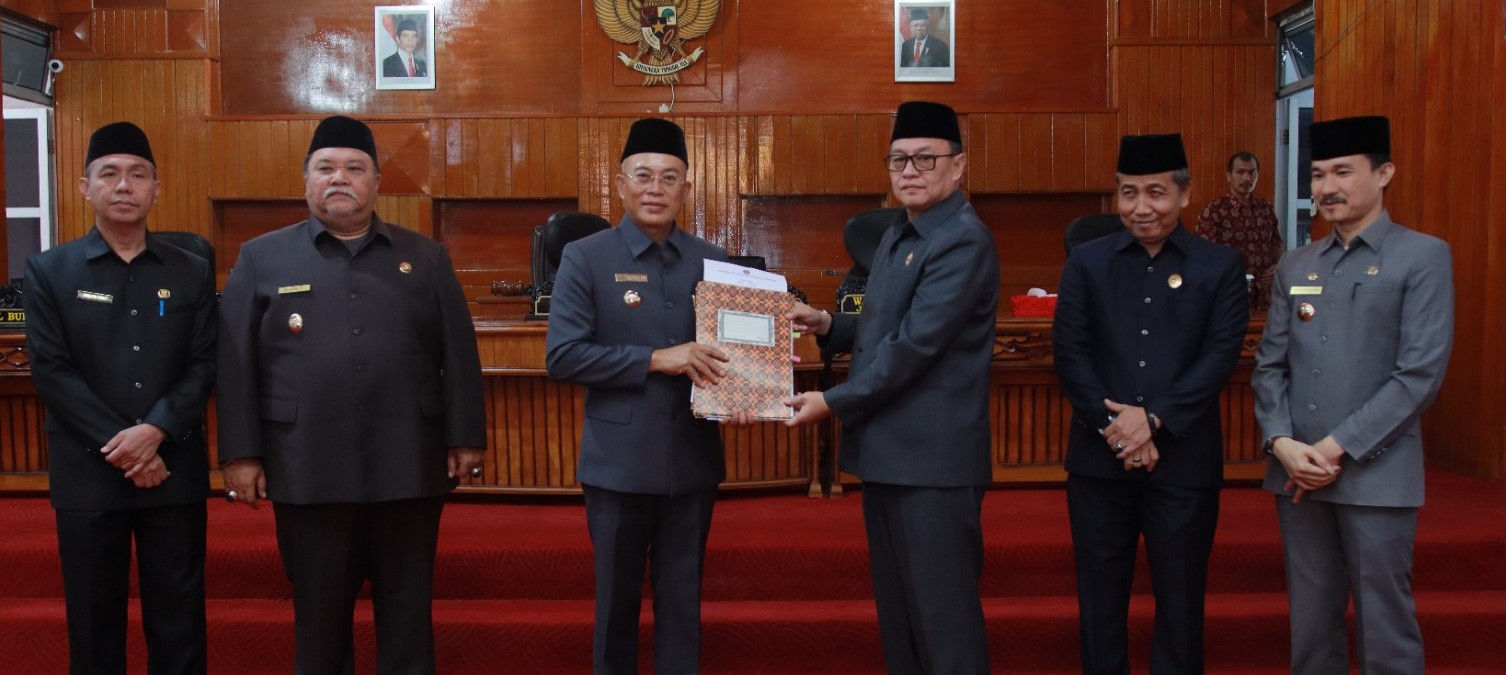  Rapat Paripurna Kesepakatan Raperda Perubahan APBD Tahun Anggaran 2023