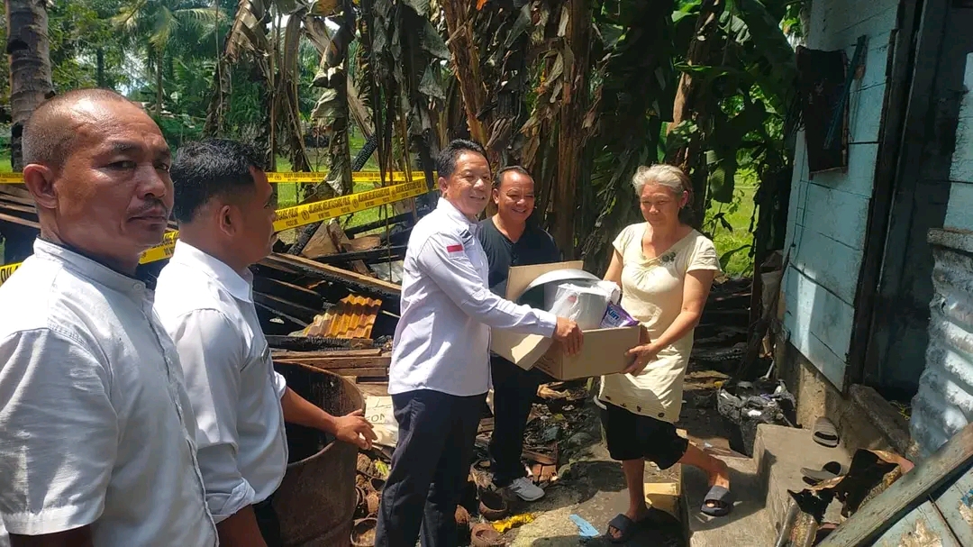 BPBD Salurkan Bantuan Pangan Pasca Kebakaran ke Warga Letnan Tukiran Bengkulu Selatan