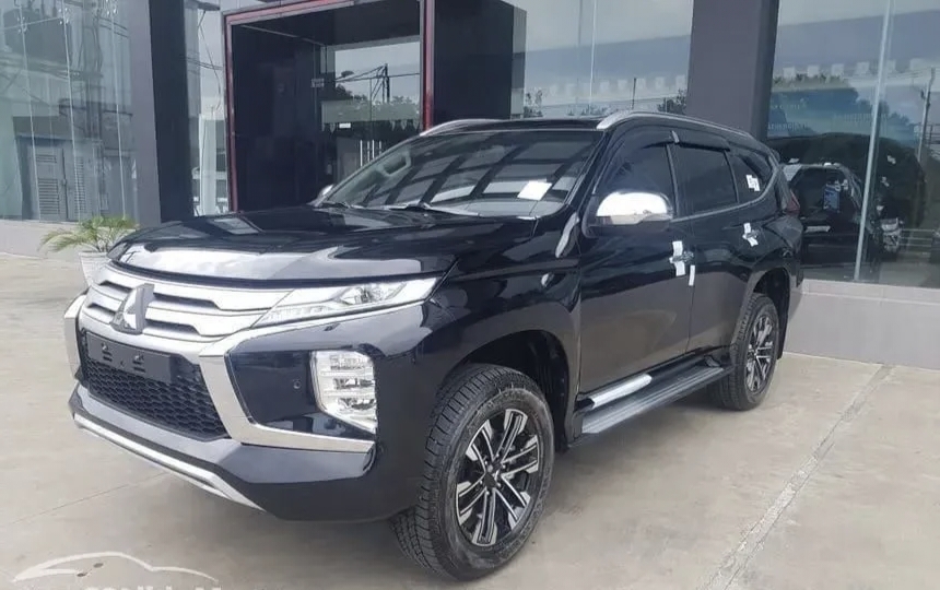 Mitsubishi Pajero Sport 2.4 Dakar SUV Handal dan Tnagguh in Tersedia Dealer Resmi Desain yang Memukau