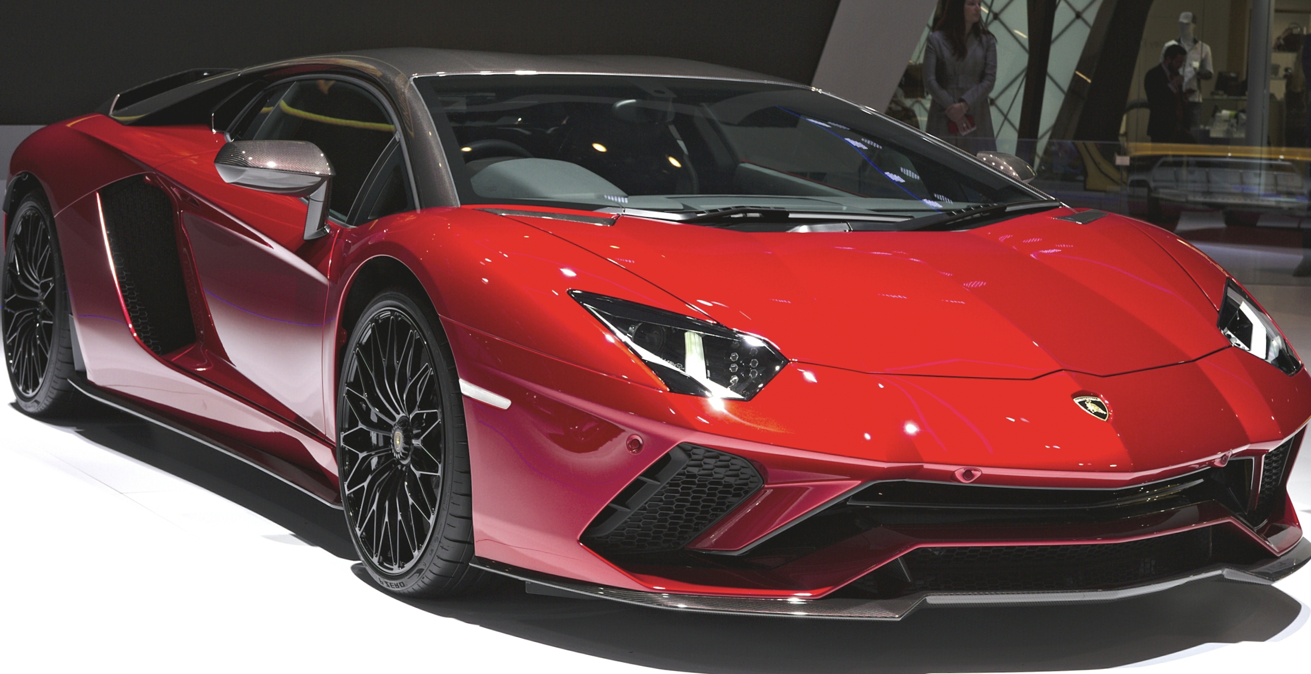 Lamborghini Aventador LP 750-4 SV  Produksi Pabrikan Otomotif Italia Memiliki Kecanggihan dan Keanggunan