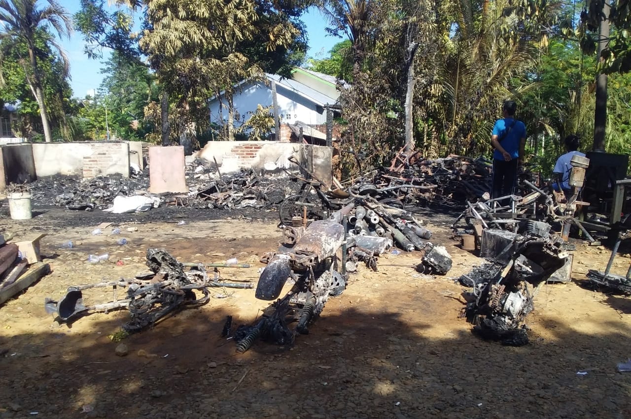   Belasan Motor di Dalam Bengkel, Ludes Dilalap di Jago Merah!   