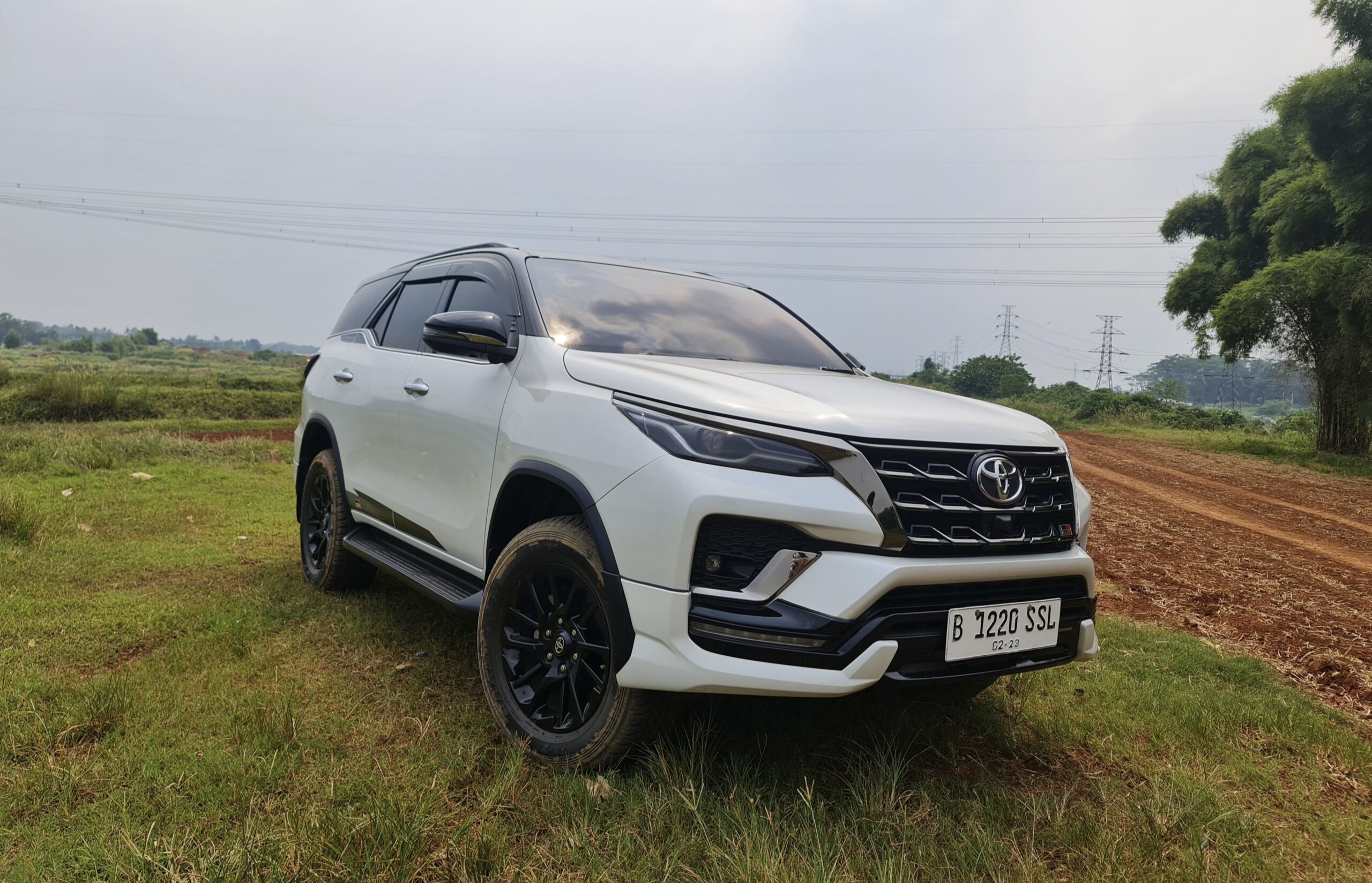 Masih Primadona Fortuner Sport 2.8 Tahun 2022  Kini di Jual dengan Harga Murah Dapat di Showroom Mobil Seken