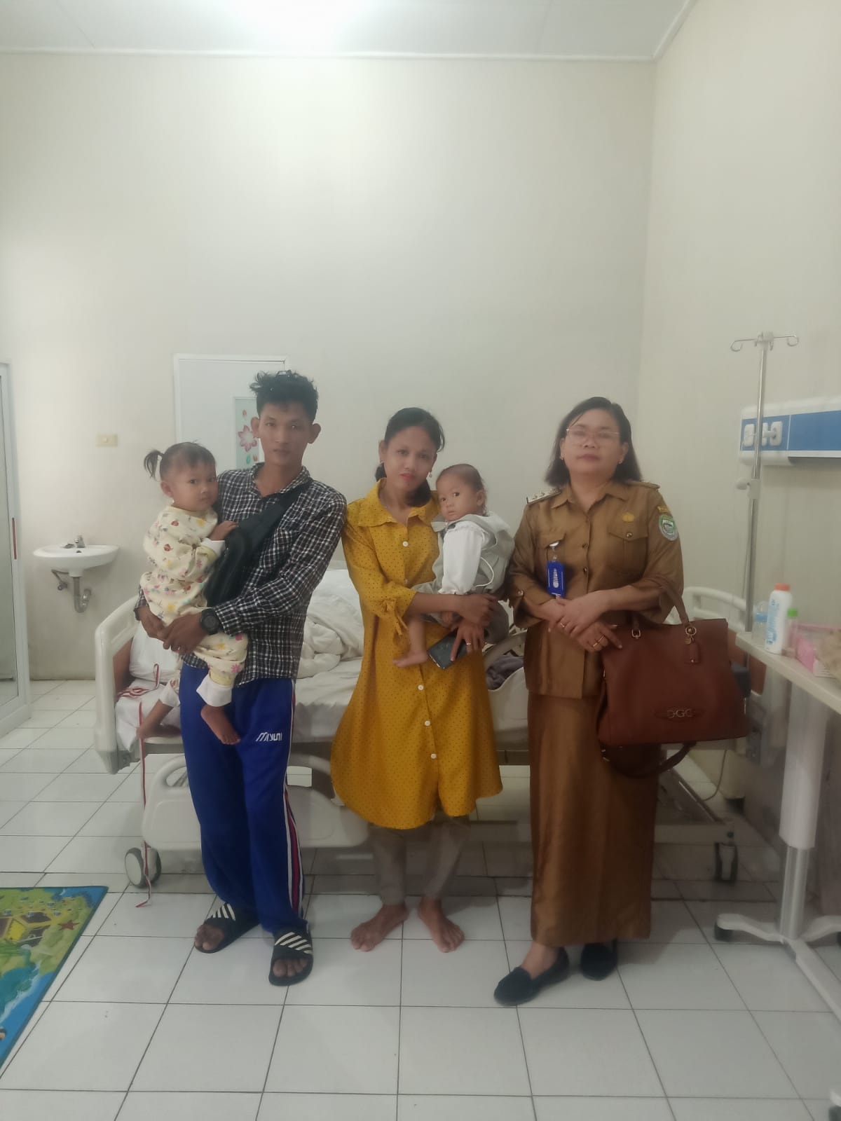   Khaira Balita Penderita Cacing Gelang  Dipulangkan ke Rumah Puyangnya, Rumah Masih Dibedah