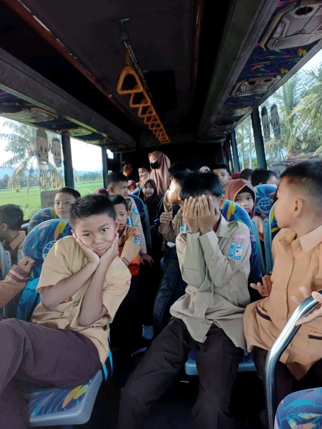 Kurangi Angka Kecelakaan, Dishub Bengkulu Selatan Fasilitasi Bus Sekolah