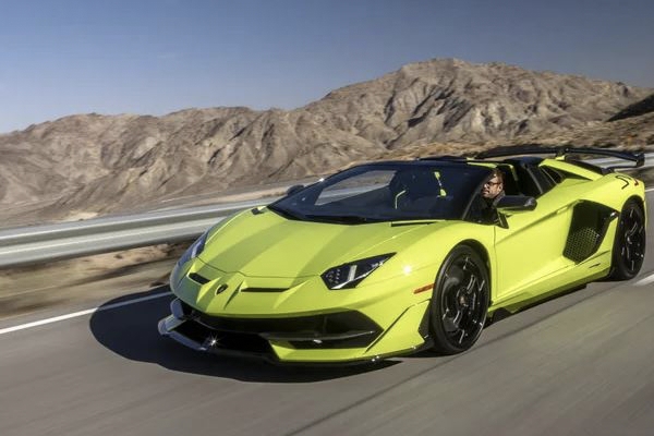 Mobil Lamborghini Aventador SVJ Verde Scandal Kemewahan Dengan Harga Rp 31 Miliar