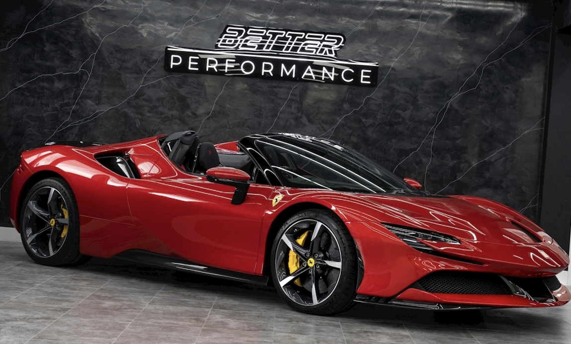 Ferrari SF90 Spider Supur Sport Kombinasi Kecepatan Tinggi dengan Fitur Terbaru dan Teknologi Terdepan