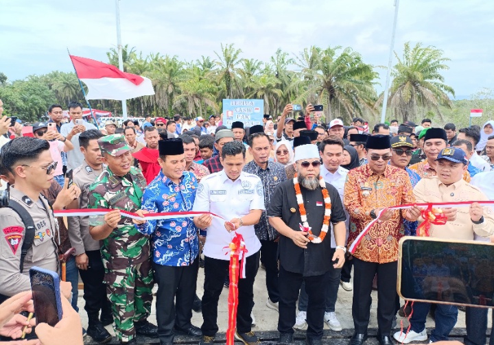 Gubernur Bengkulu Resmikan Jembatan Matan, Akses Warga Seluma Selatan Kini Lebih Mudah