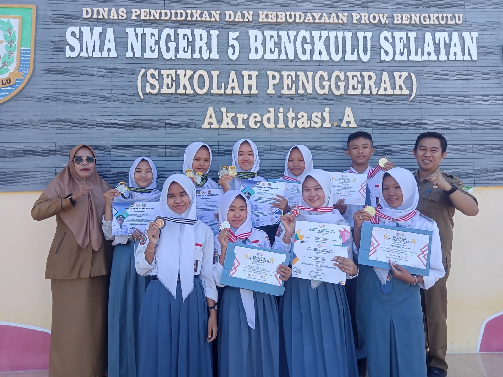 Siswa SMAN 5 Bengkulu Selatan mulai mengumpulkan medali penghargaan